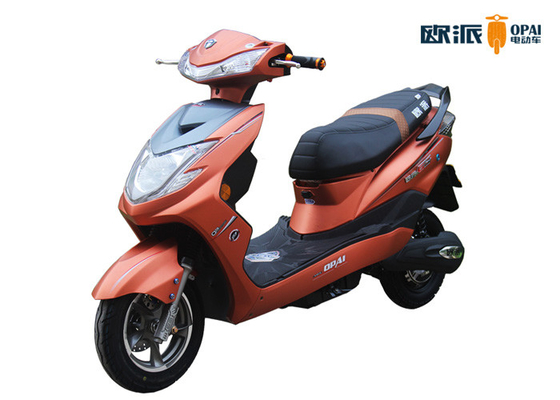 1.5KW Electric Moped Scooter City Road Driving Climbing up 15°Double Disk Brake 80km Per Charge