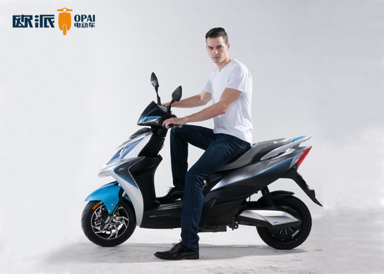 Powerful Max Speed 50km Electric Moped Scooter  Double LED Headlight CST Tubeless