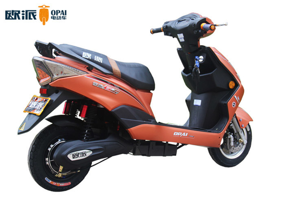 1.5KW Electric Moped Scooter City Road Driving Climbing up 15°Double Disk Brake 80km Per Charge
